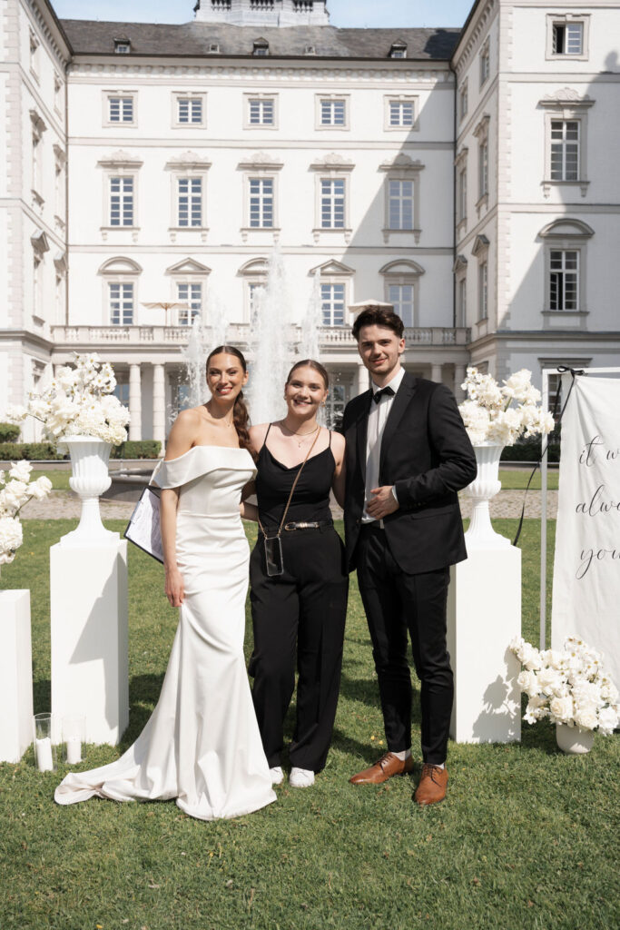 Dreamday Weddings Hochzeitsplanung Düsseldorf Wedding Planner Kathi Reinhardt Düsseldorf Köln NRW Schloss Bensberg Braut Couple Schlosshochzeit Hochzeitsplanerin Trauung Brautpaar